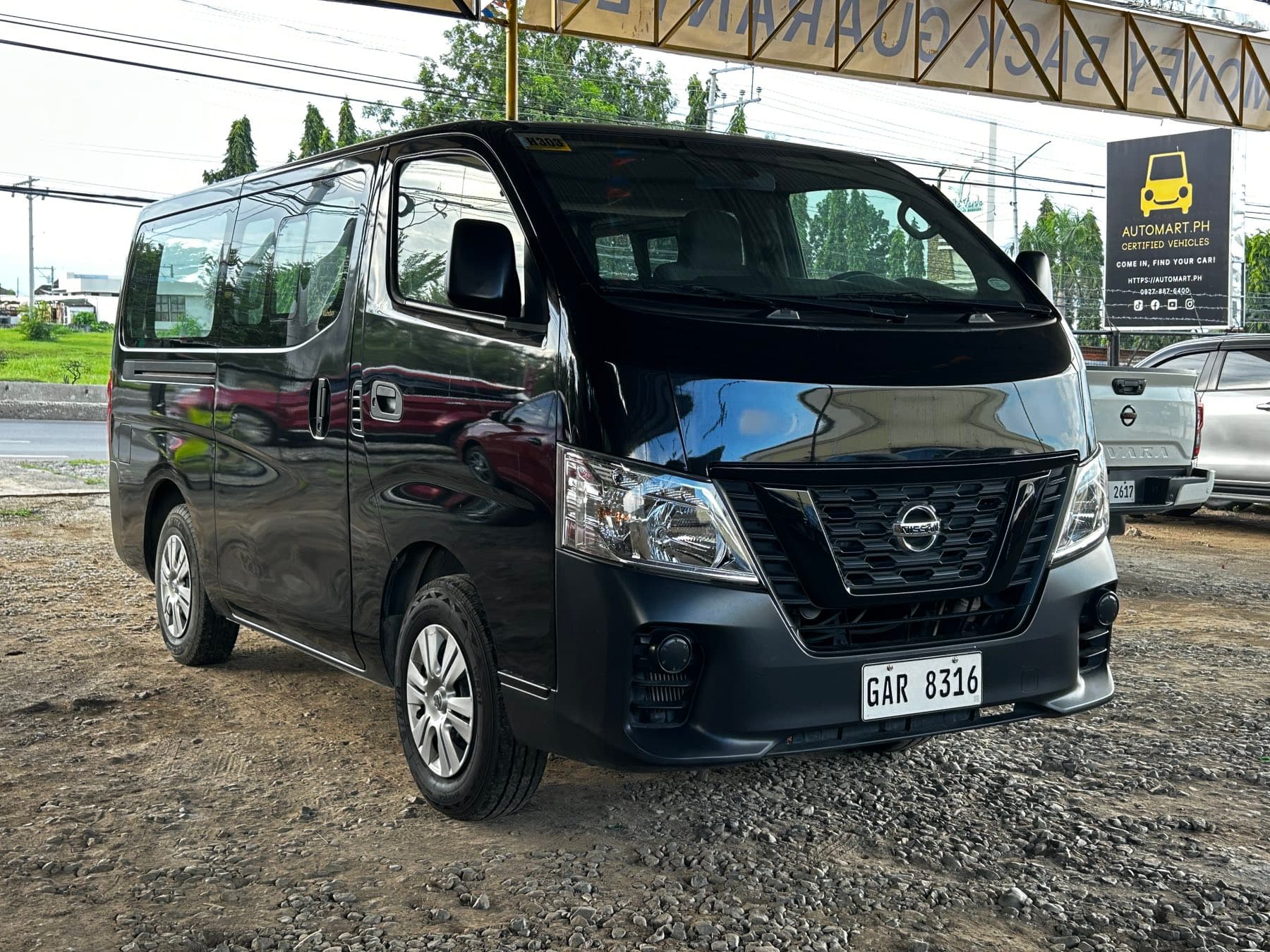 Nissan Urvan 300 rental car